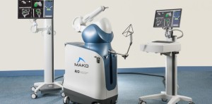 Stryker_MAKO_Orthopaedic_Robot-817x404_c